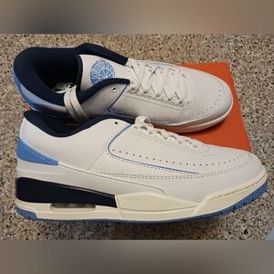 Nike Air Jordan Men's White and Light Blue Sneakers
